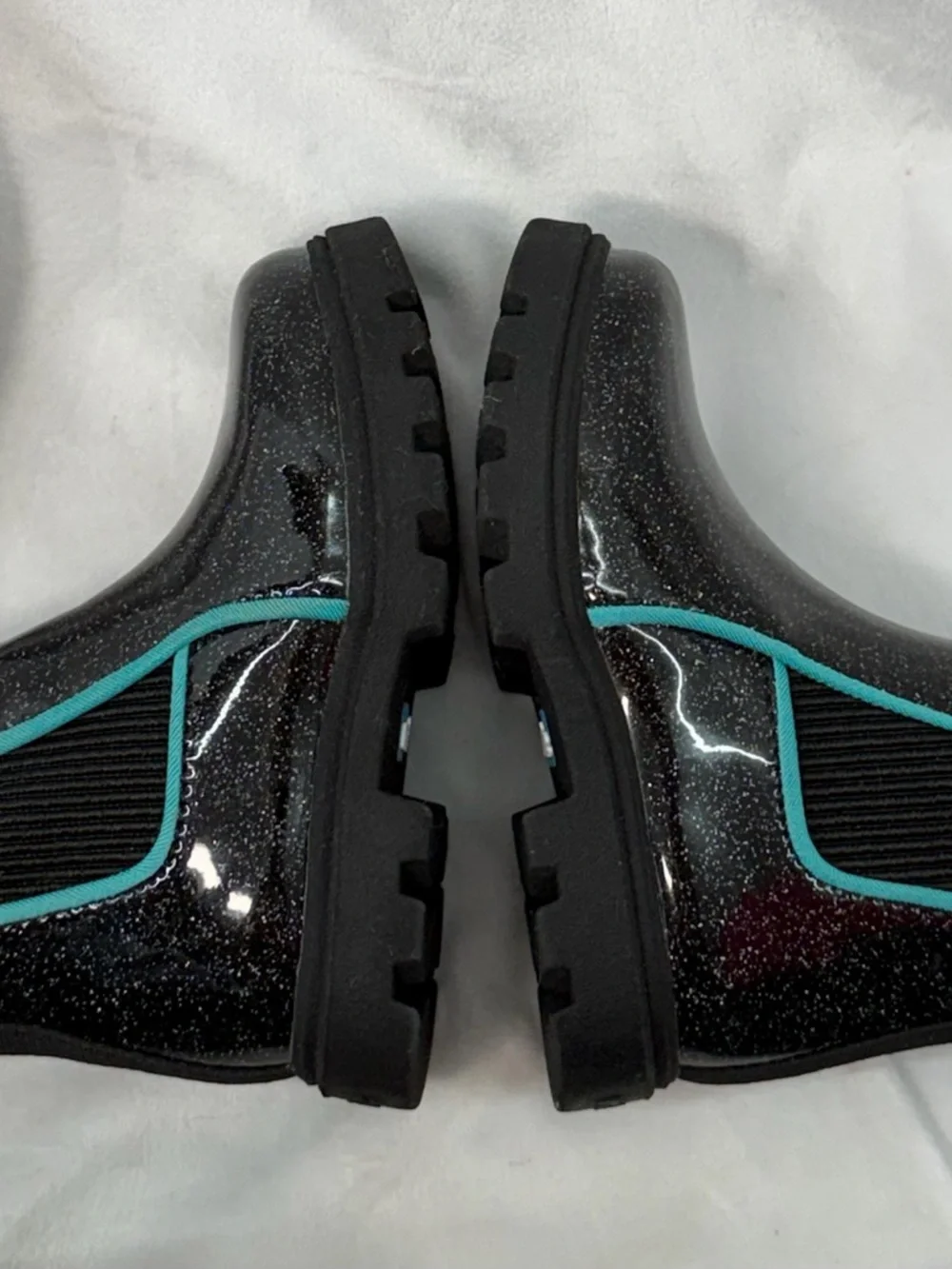 Native size 7 toddler Kids Kensington Black Glitter Rain Boots with Teal Trim